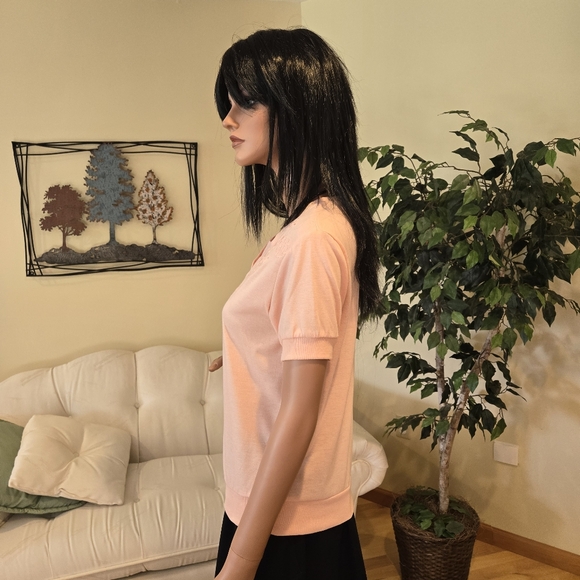 LT Casuals Peach V-Neck, Embroidered Short Sleeve Top, Size Small - Picture 5 of 8